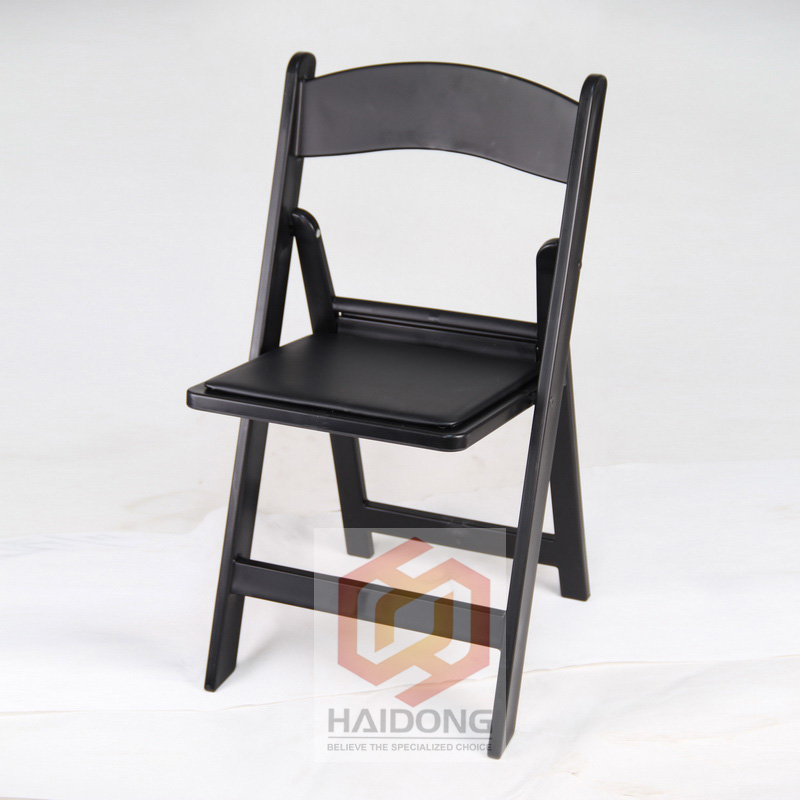 Black Plastic Folding Chairs for Events